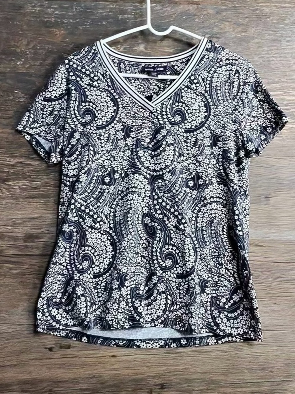 Nautica Navy & White Paisley V-Neck Short Sleeve Top